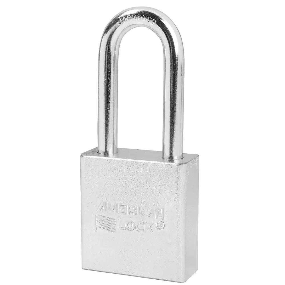 Outlet Master Lock Solid Body Padlock