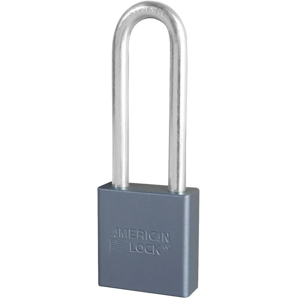 Outlet Master Lock Solid Body Padlock