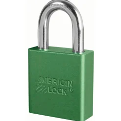 Outlet Master Lock Solid Body Padlock