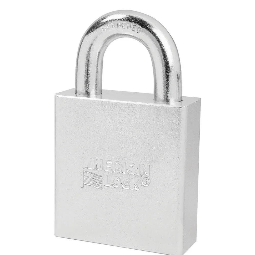 Outlet Master Lock Solid Body Padlock