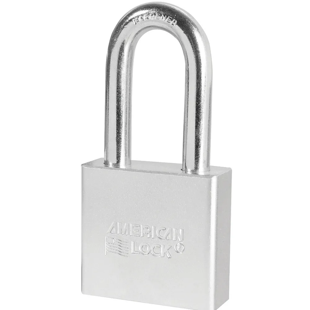 Outlet Master Lock Solid Body Padlock