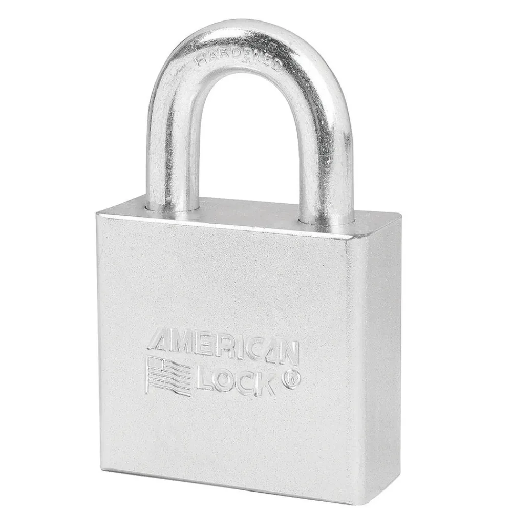 Outlet Master Lock Solid Body Padlock